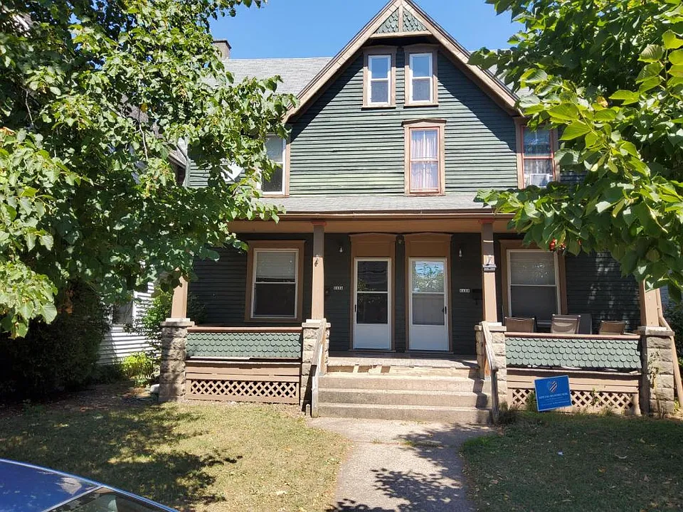 1124 Memorial Ave