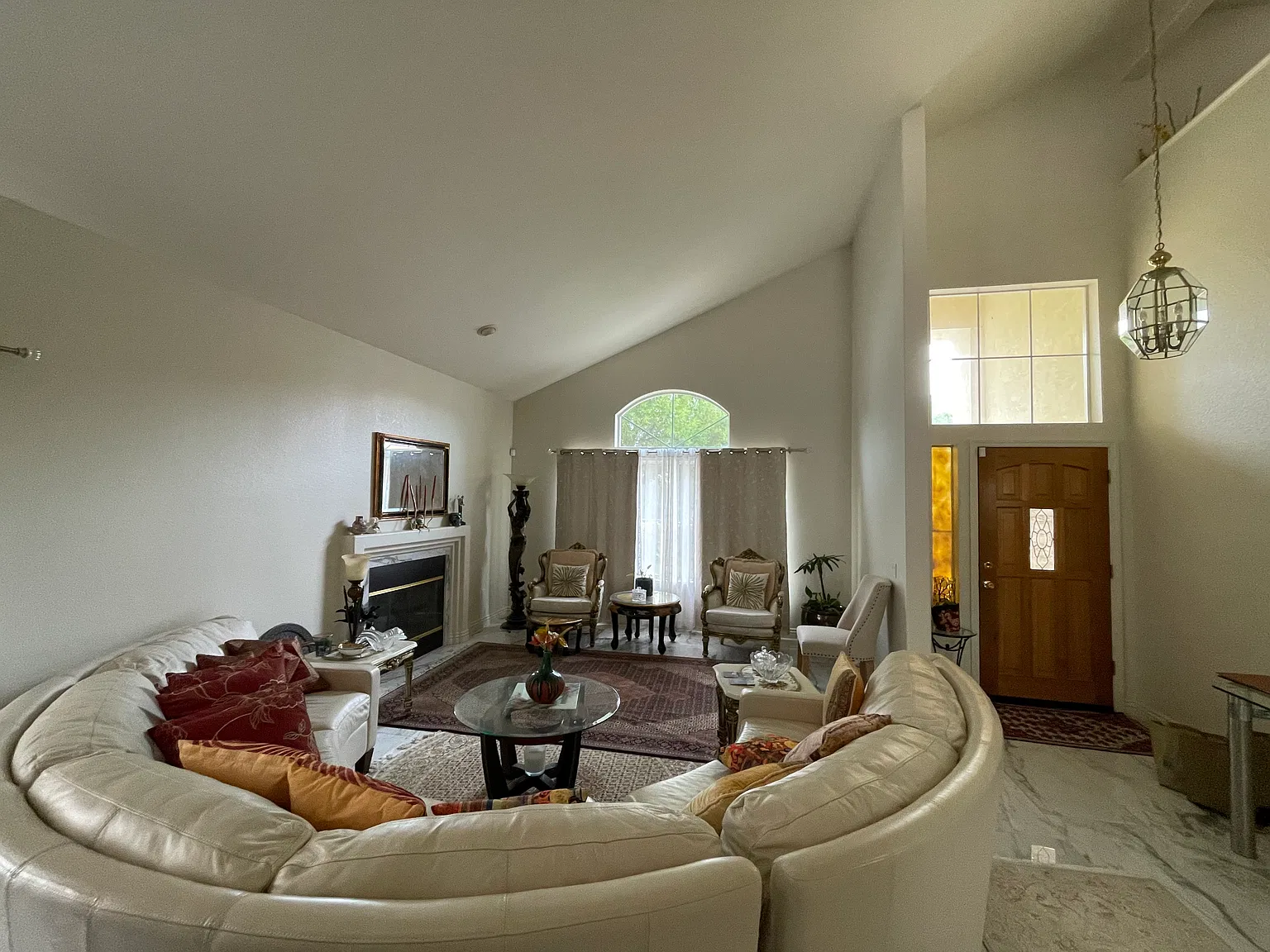 3 bed, 2.5 bath, 2311 sqft, $3,840 — Photo 4