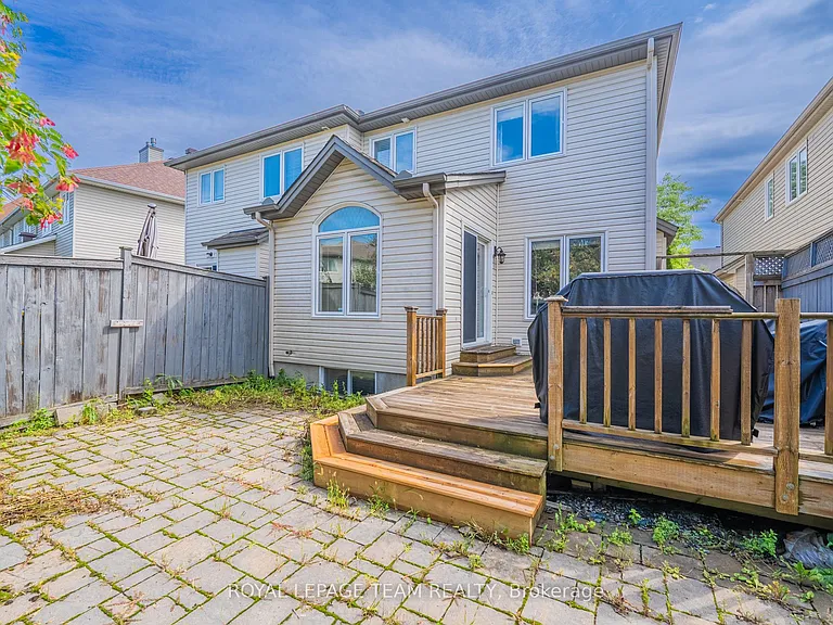 216 Horseshoe Cres — Photo 7