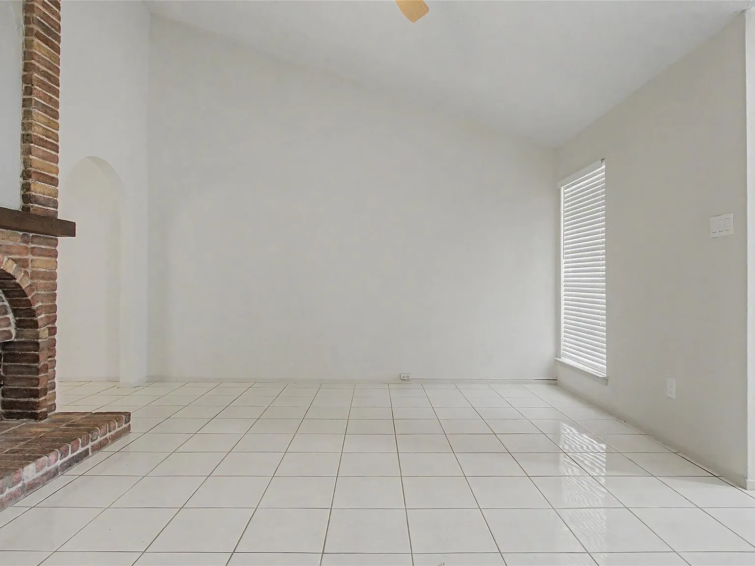 3 bed, 2.0 bath, 1523 sqft, $1,750 — Photo 4