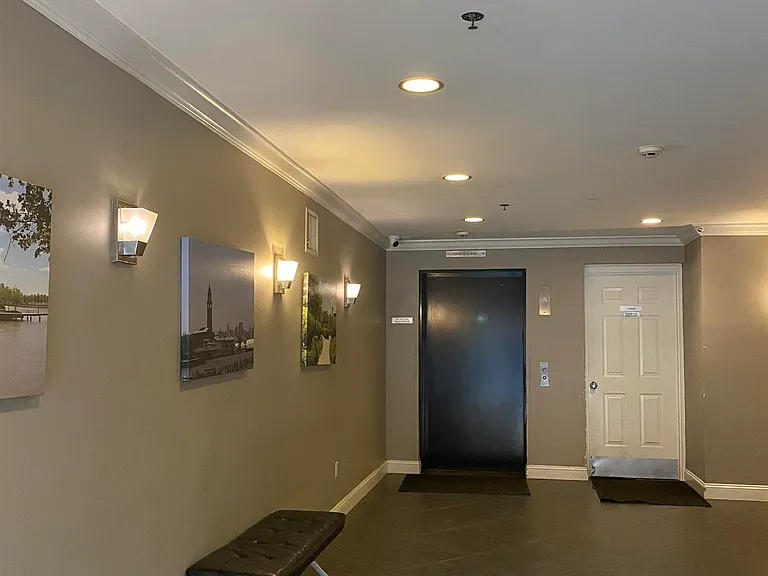 915 Madison St #6C — Photo 17