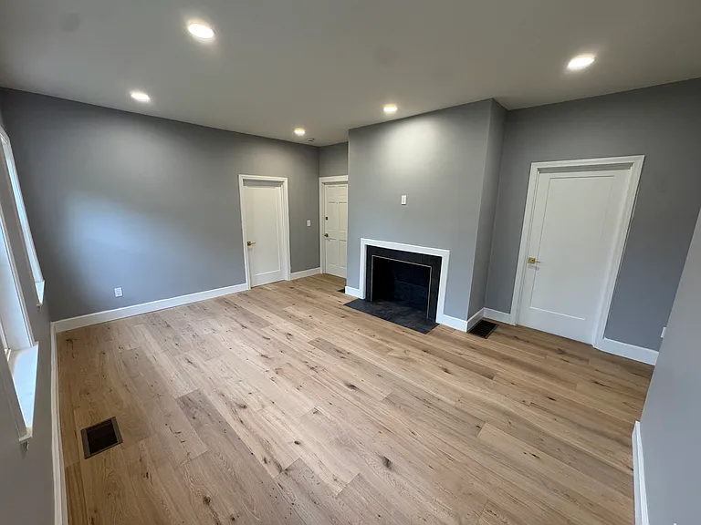 706 W Main St #1 — Photo 3