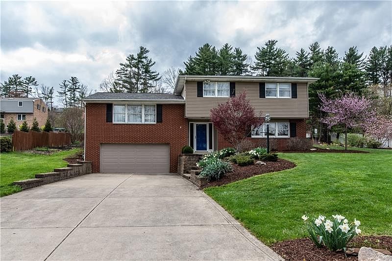 1st image of 3715 Gleneagle Dr