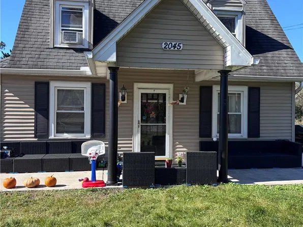 2045 Willow Park Rd, Bethlehem, PA 18020