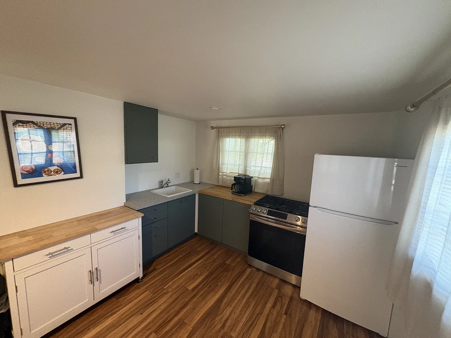 1 bed, 700 sqft, $2,100 — Photo 3