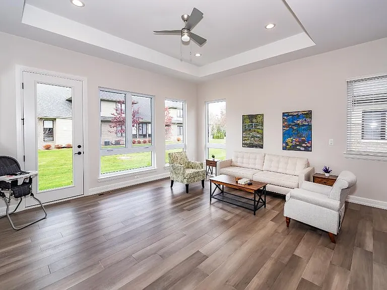7488 Gramercy Cir — Photo 27
