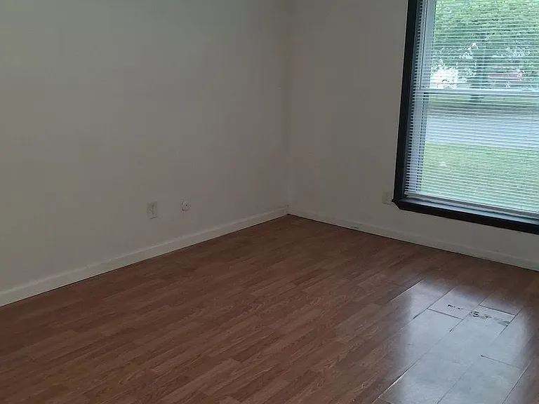 215-217 E Adobe St — Photo 4