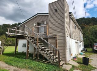 116 East Ln, Jacobs Creek, PA