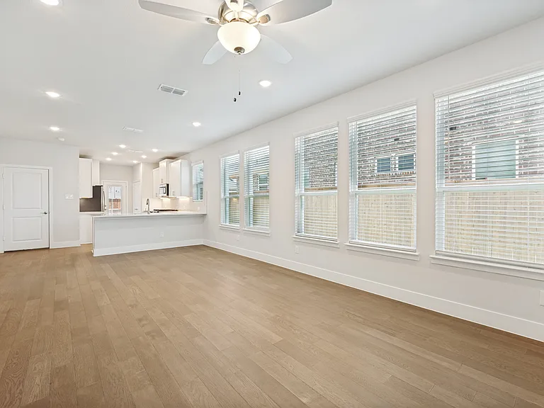 11572 Empress Dr — Photo 4