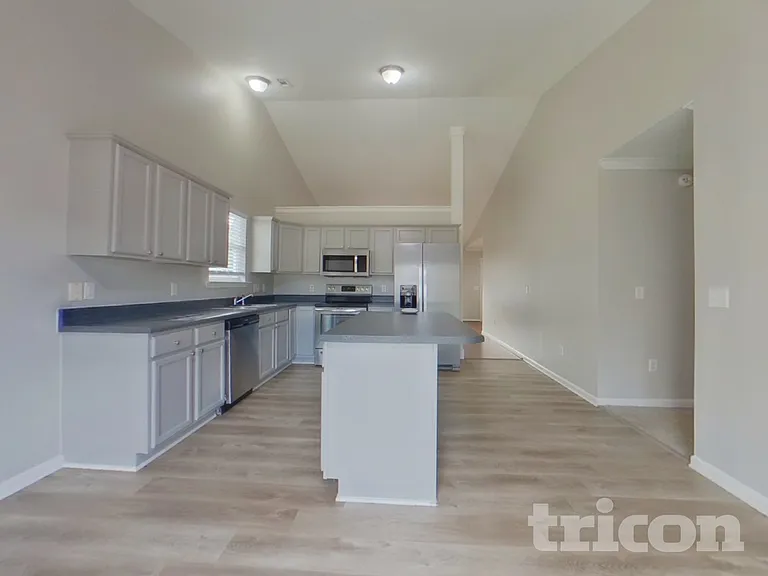 519 Barn Swallow Dr — Photo 5