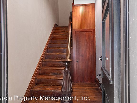 4th image of 2631 Shenandoah Ave #2F