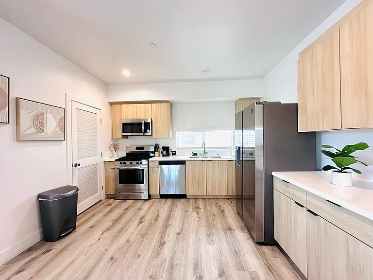 218 N Coronado St #216-1/2 — Photo 25