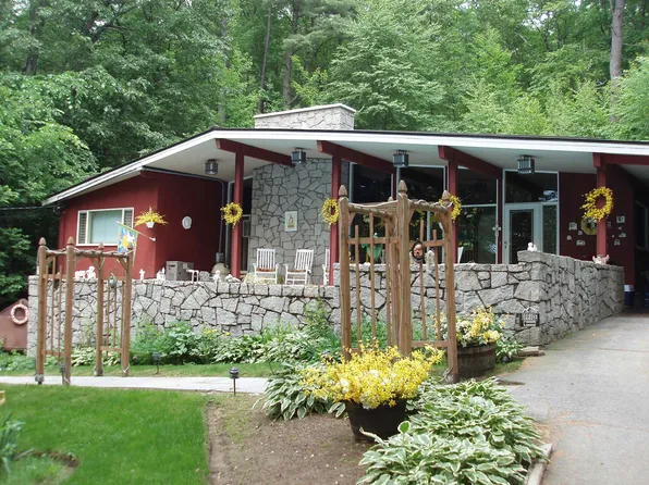 1611 Hooksett Road, Hooksett, NH 03106