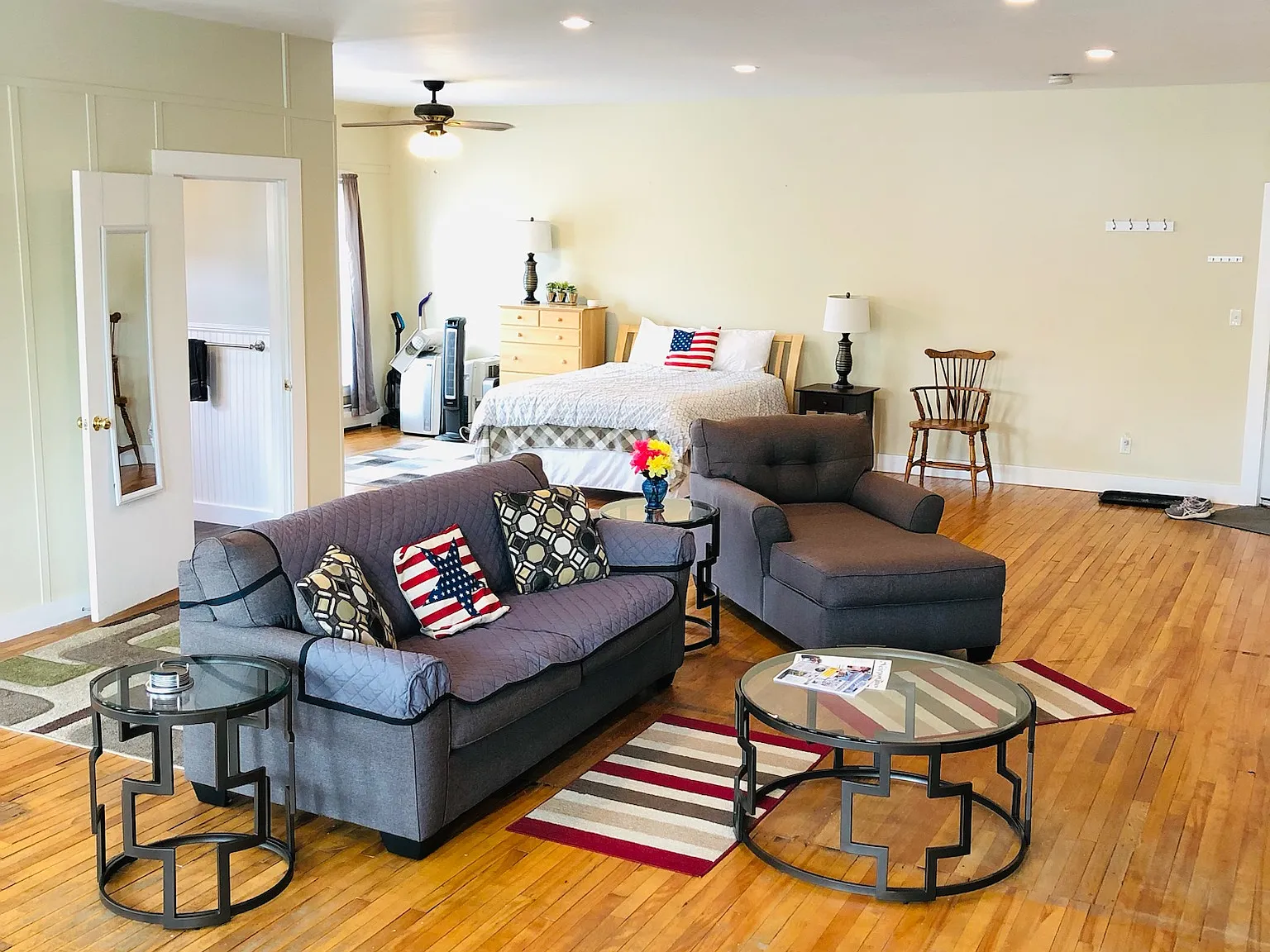 Studio, 900 sqft, $1,600 — Photo 2