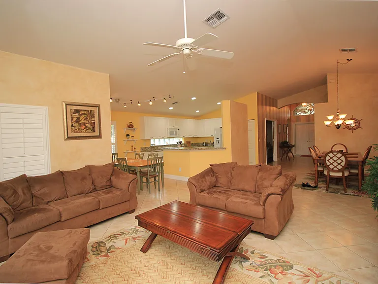 2322 Butterfly Palm Dr — Photo 7