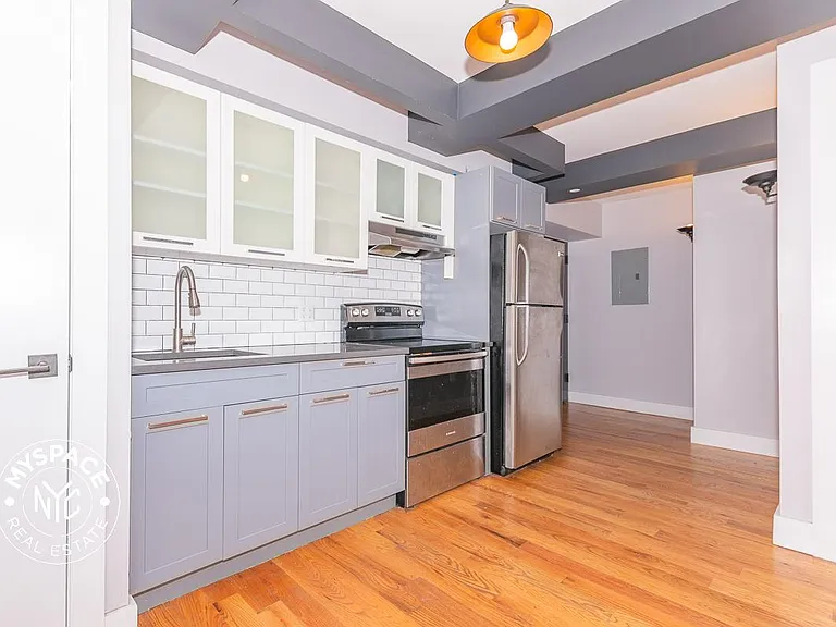 180 Lenox Rd #4D — Photo 4