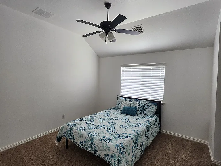 10647 Kingsford Ln — Photo 9