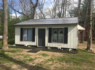 21160 Gates Rd, Howard City, MI 49329