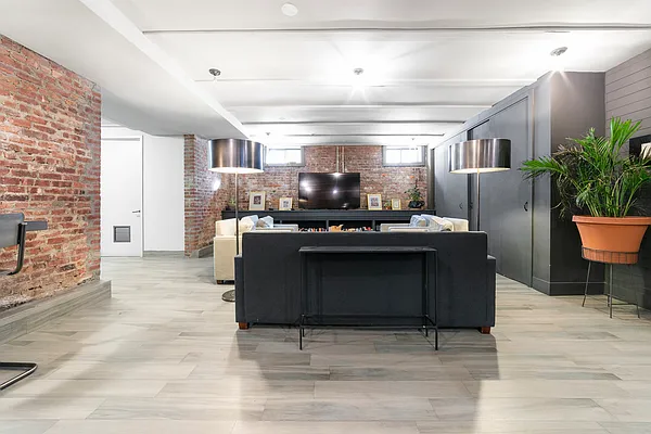 Rented by MNS | media 13