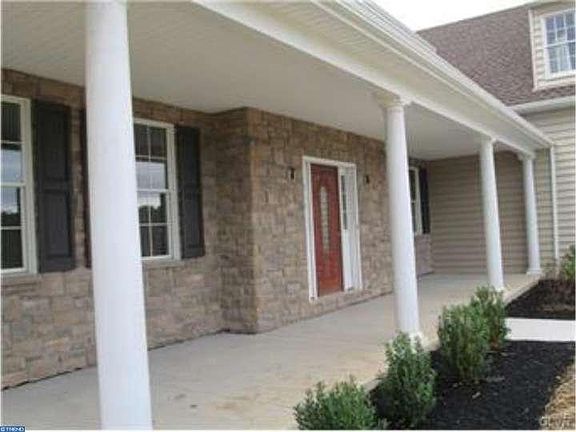 5th image of 1576 Courtney Ct