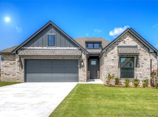5114 S Everett Dr, Sand Springs, OK 74063