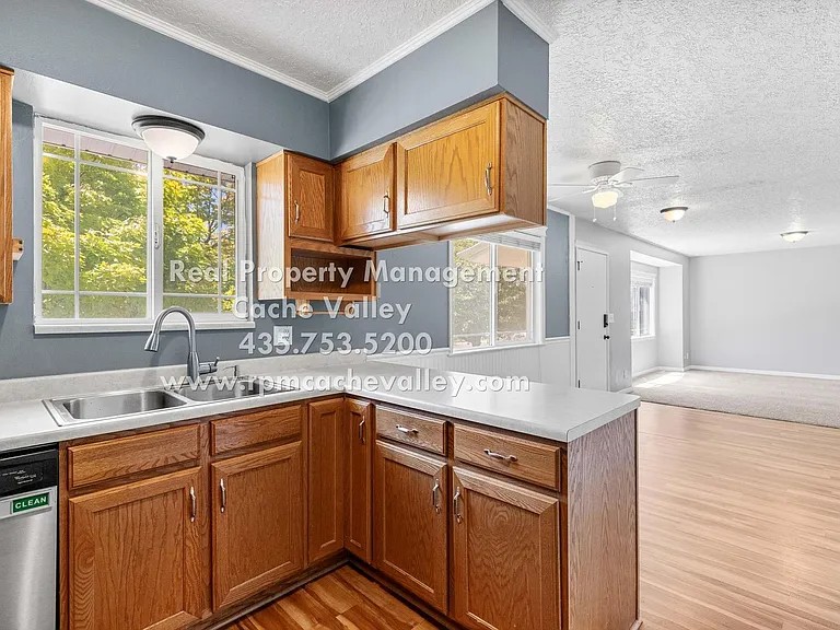 415 E 1150 N — Photo 7