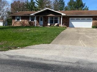 107 N Hutton Dr, Newton, IL 62448