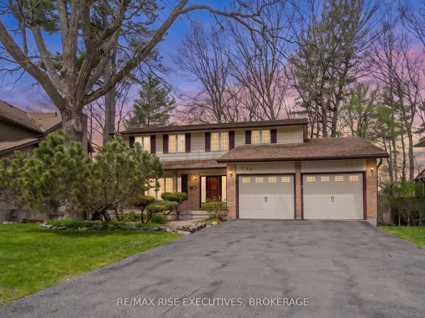 899 Safari Dr, Kingston, ON K7M 6W2