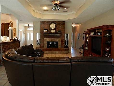 4th image of 302 Private Road 6601