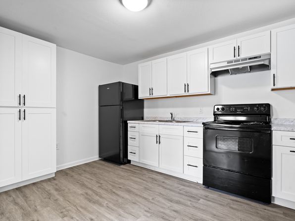 102 S West St #2