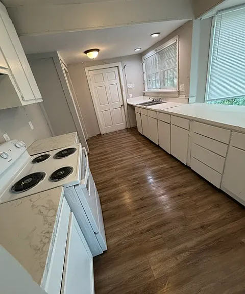 4021 Gary Dr — Photo 8