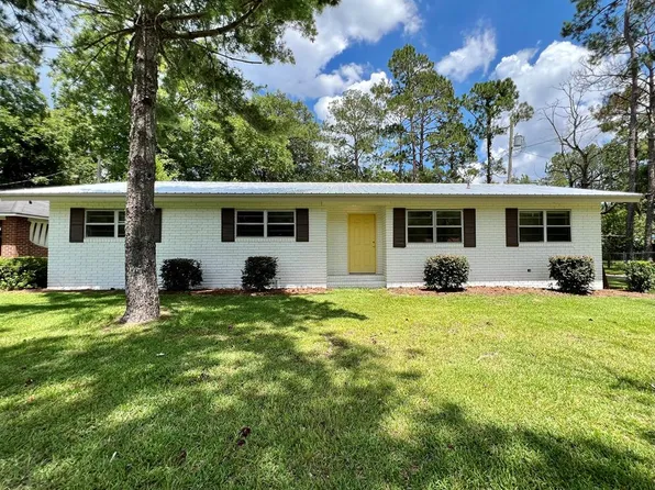 107 Lobingier Ave, Fitzgerald, GA 31750