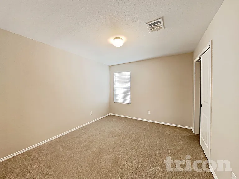 1934 Marbach Woods — Photo 13