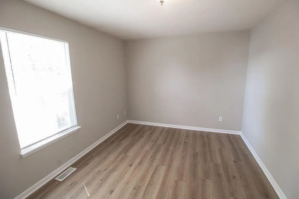 Waterloo Dr - 4516-... — Photo 2