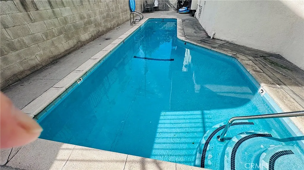 2 bed, 650 sqft, $2,625 — Photo 3