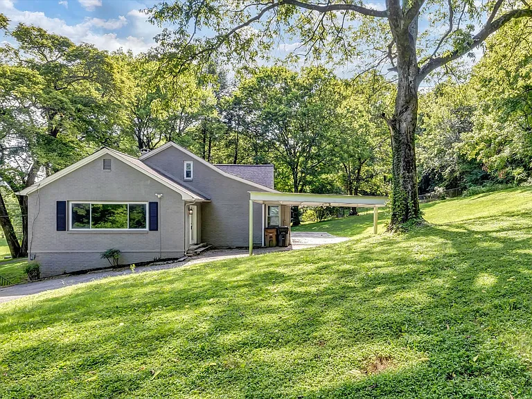 5004 Holston Dr — Photo 27