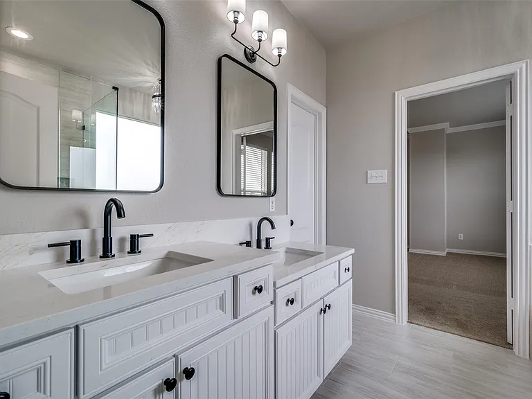 Master Bathroom 2nd floor