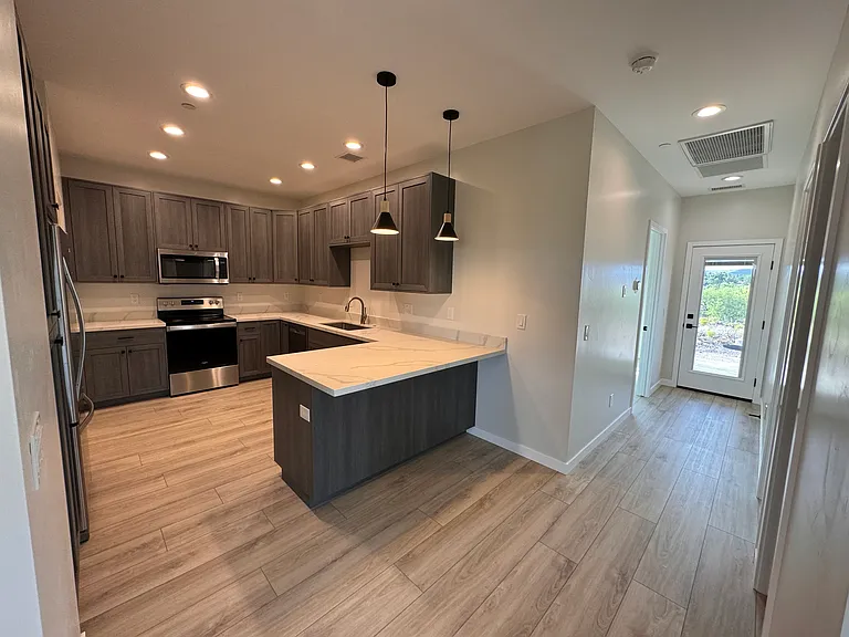 1714 Echo Canyon Dr — Photo 7