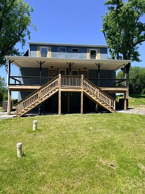3 bed, 1.5 bath, 2200 sqft, $2,200 — Photo 4