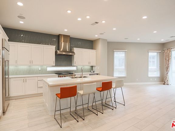 3rd image of 5913 Coral Place