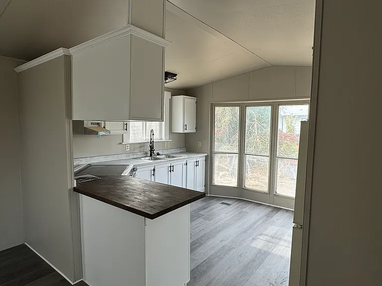 4350 Sun Dr NE — Photo 9