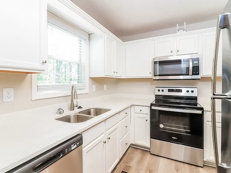 15 Pine Oak Cir — Photo 8