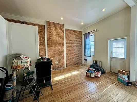 Rented by Evergreen Realty & Investments | media 14