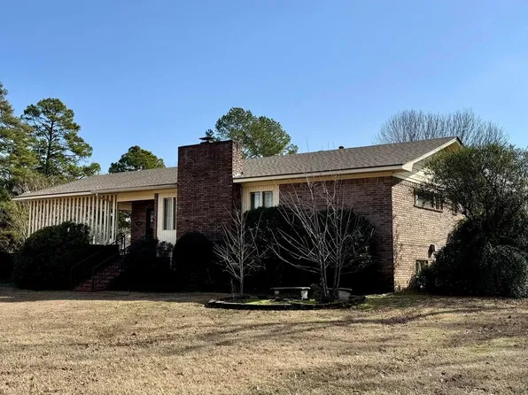 810 Eastwood Dr, Russellville, AR 72801