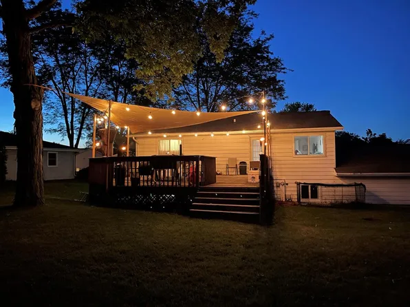 520 Parkwood LANE, Jefferson, WI 53549