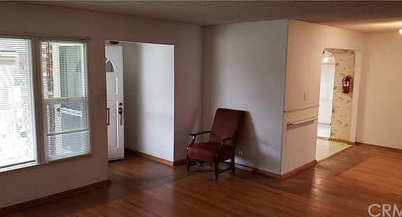 4th image of 5645 Persimmon Ave