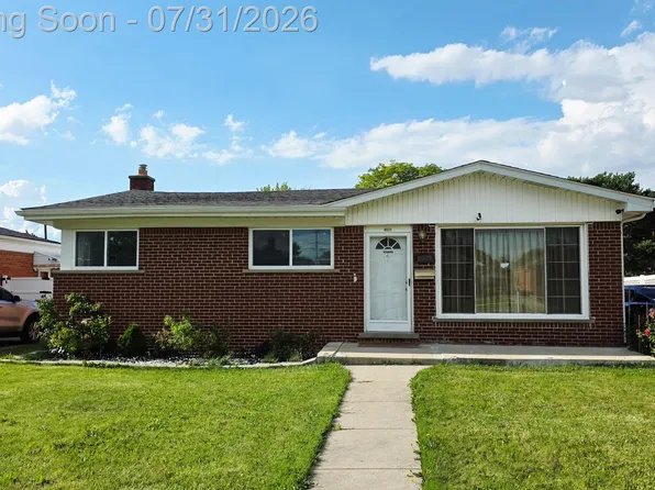 8577 Christine St, Warren, MI 48093
