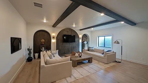 1094 W Marigold Dr Photo 1