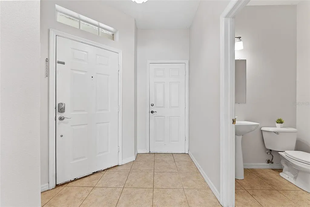3 bed, 2.5 bath, 1912 sqft, $2,900 — Photo 4