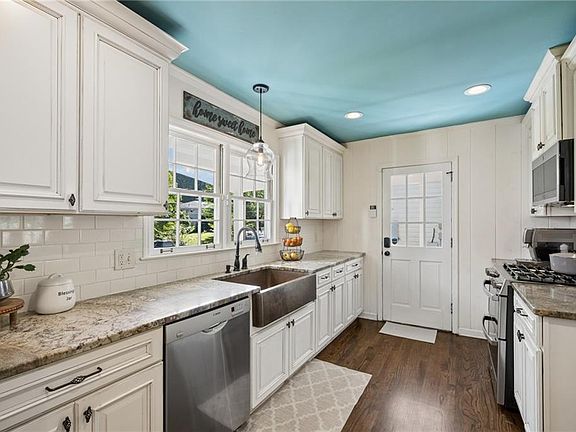 2nd image of 976 Dean Dr NW
